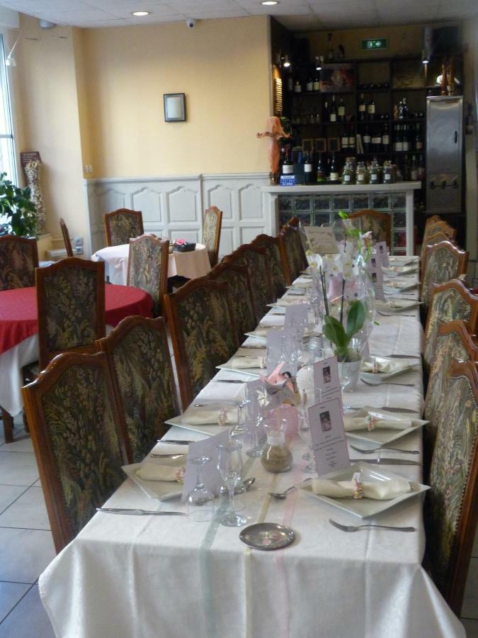 Le Lion D'Or Hotell Saint-Chély-dʼApcher Eksteriør bilde