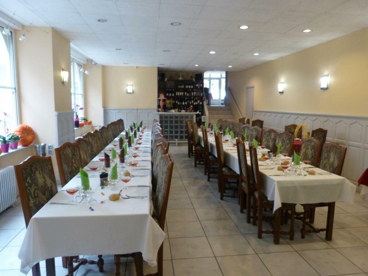Le Lion D'Or Hotell Saint-Chély-dʼApcher Eksteriør bilde